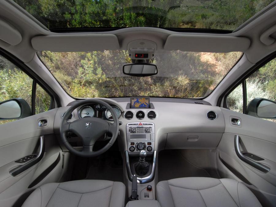  Peugeot 308 5-Door 2008 года  (фото 7 из 21)